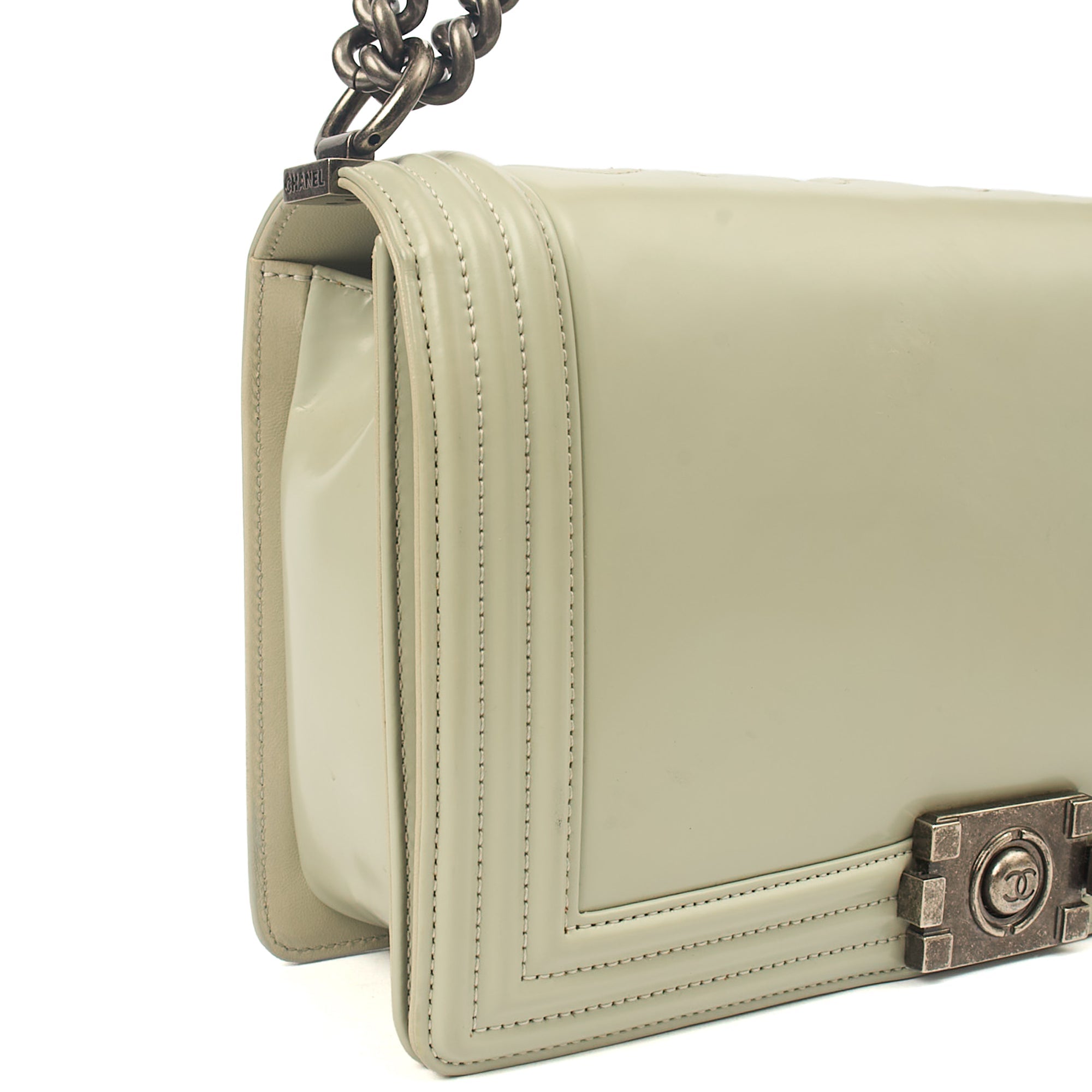 Chanel Shoulder Bag Boy - Medium in Grey, Patent Leather