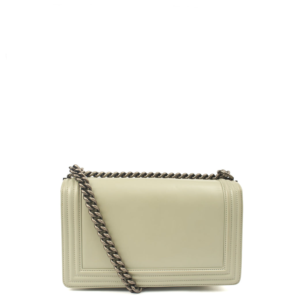 Chanel Shoulder Bag Boy - Medium in Grey, Patent Leather