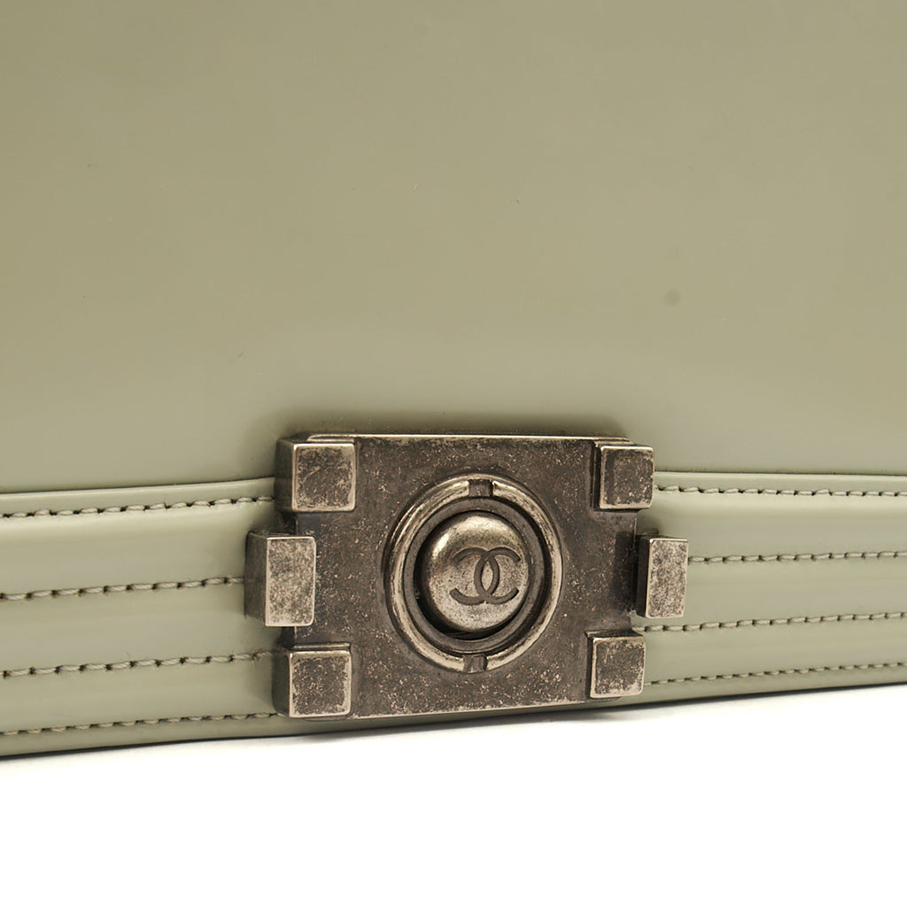 Chanel Shoulder Bag Boy - Medium in Grey, Patent Leather