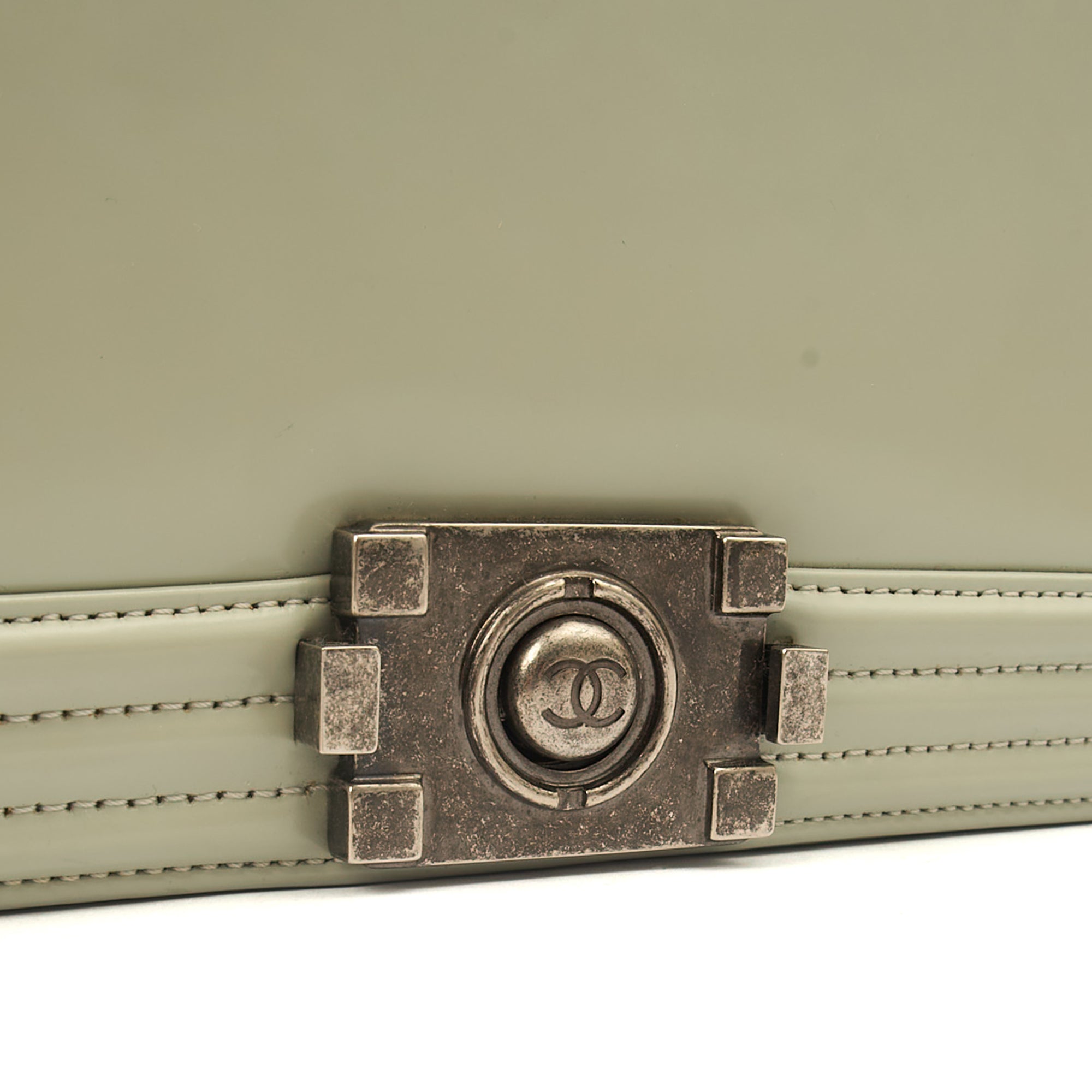 Chanel Shoulder Bag Boy - Medium in Grey, Patent Leather