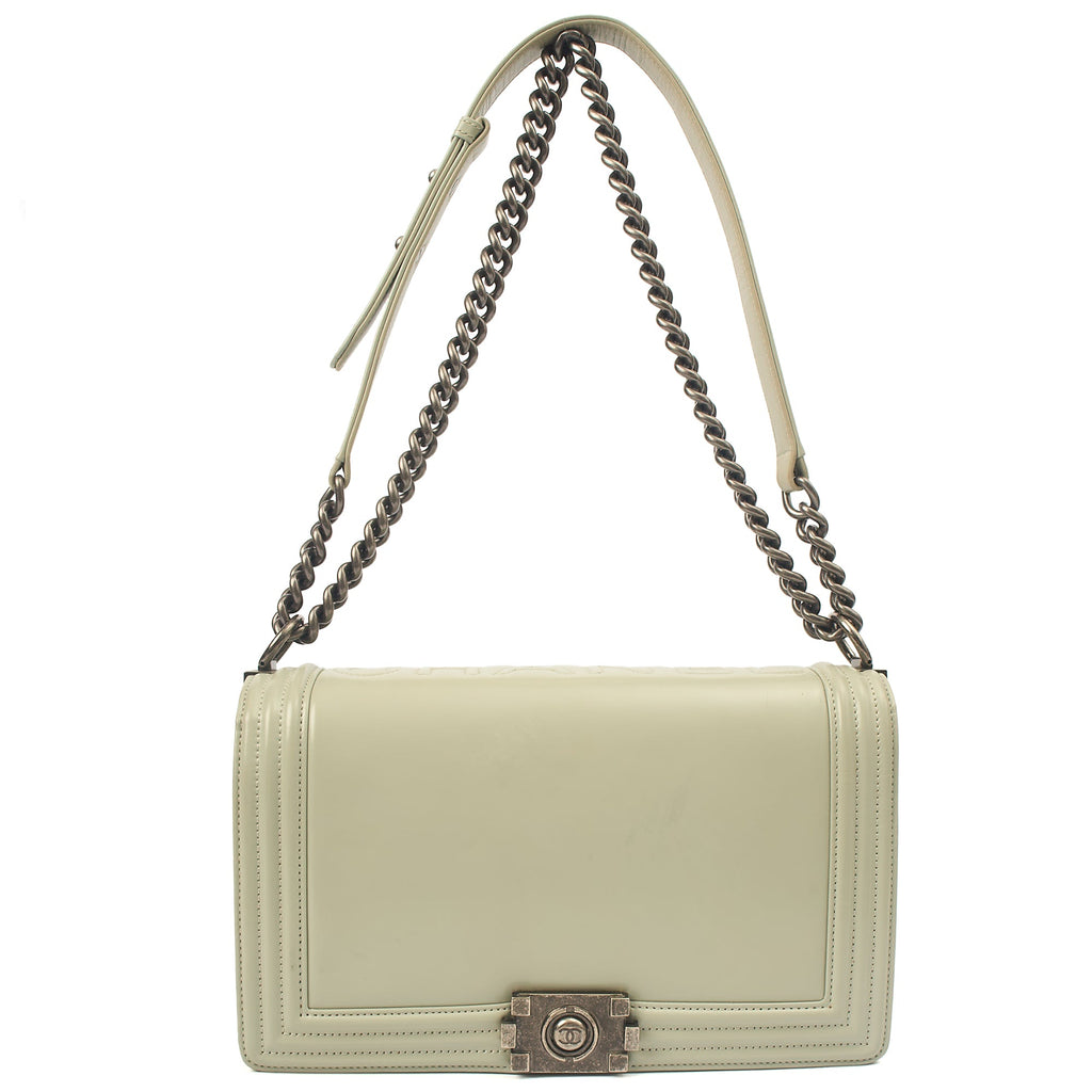 Chanel Shoulder Bag Boy - Medium in Grey, Patent Leather