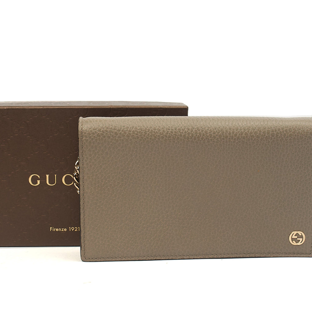 Gucci Cross Body Dollar Interlocking GG Wallet On Chain in Grey, Leather