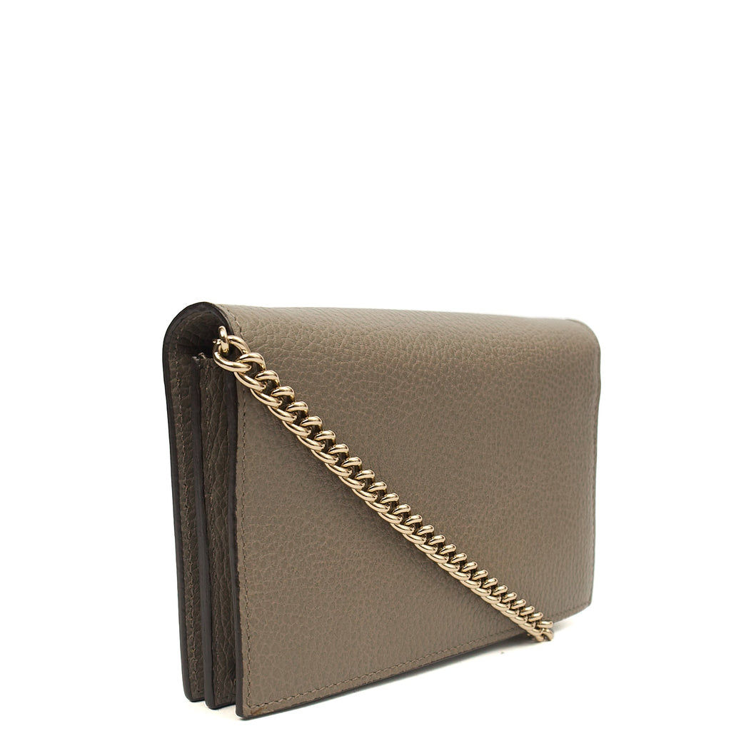 Gucci Cross Body Dollar Interlocking GG Wallet On Chain in Grey, Leather