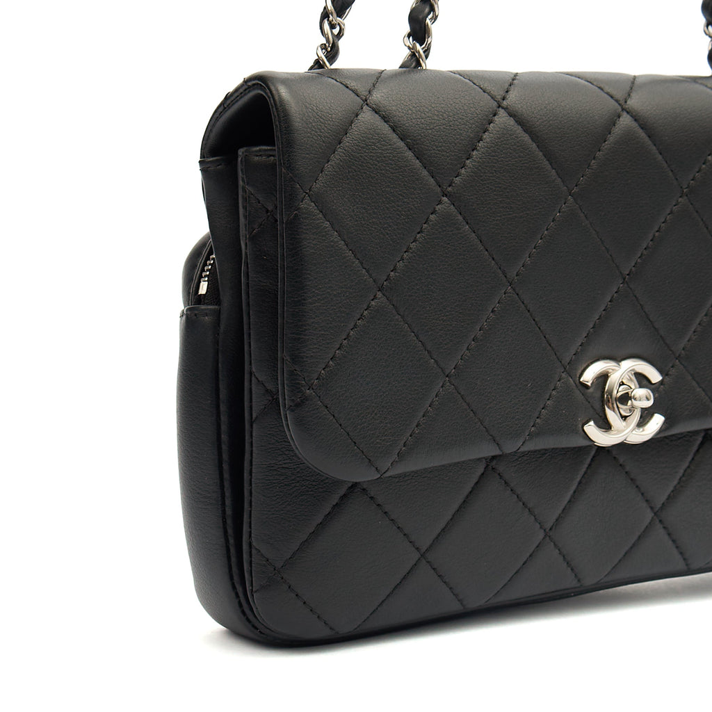 Chanel Shoulder Bag Flap Bag in Black, Calfskin Leather