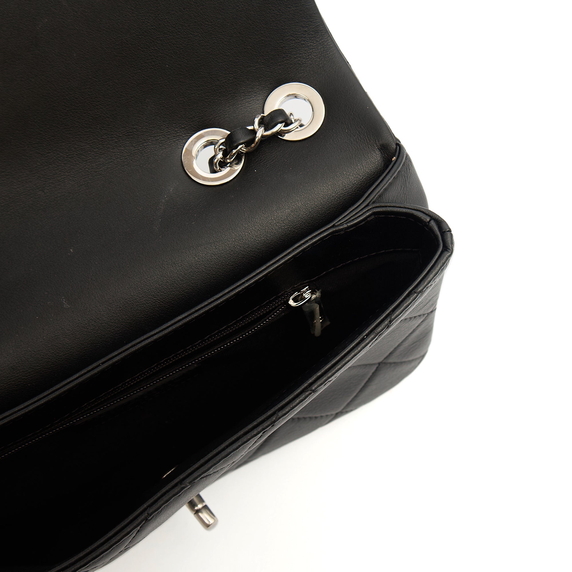 Chanel Shoulder Bag Flap Bag in Black, Calfskin Leather