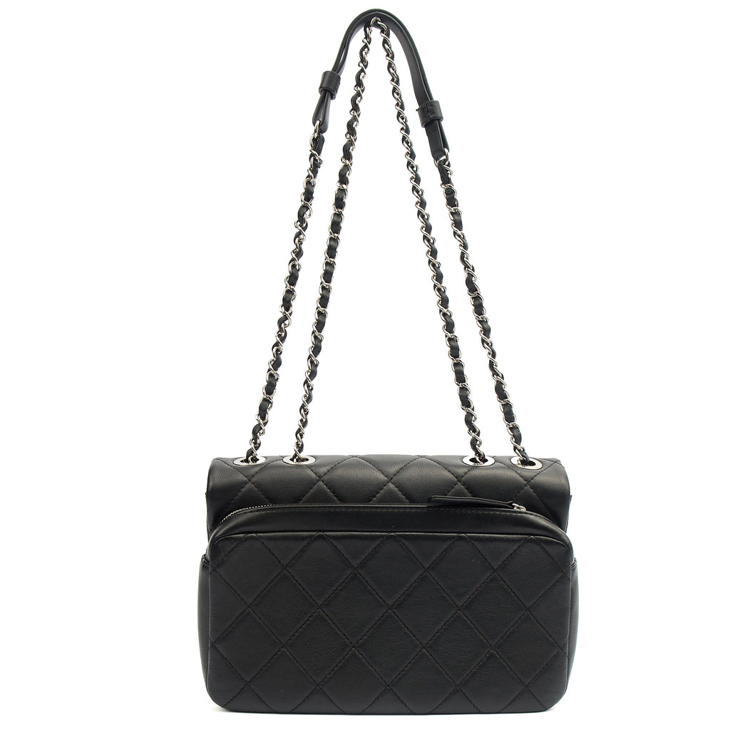 Chanel Shoulder Bag Flap Bag in Black, Calfskin Leather