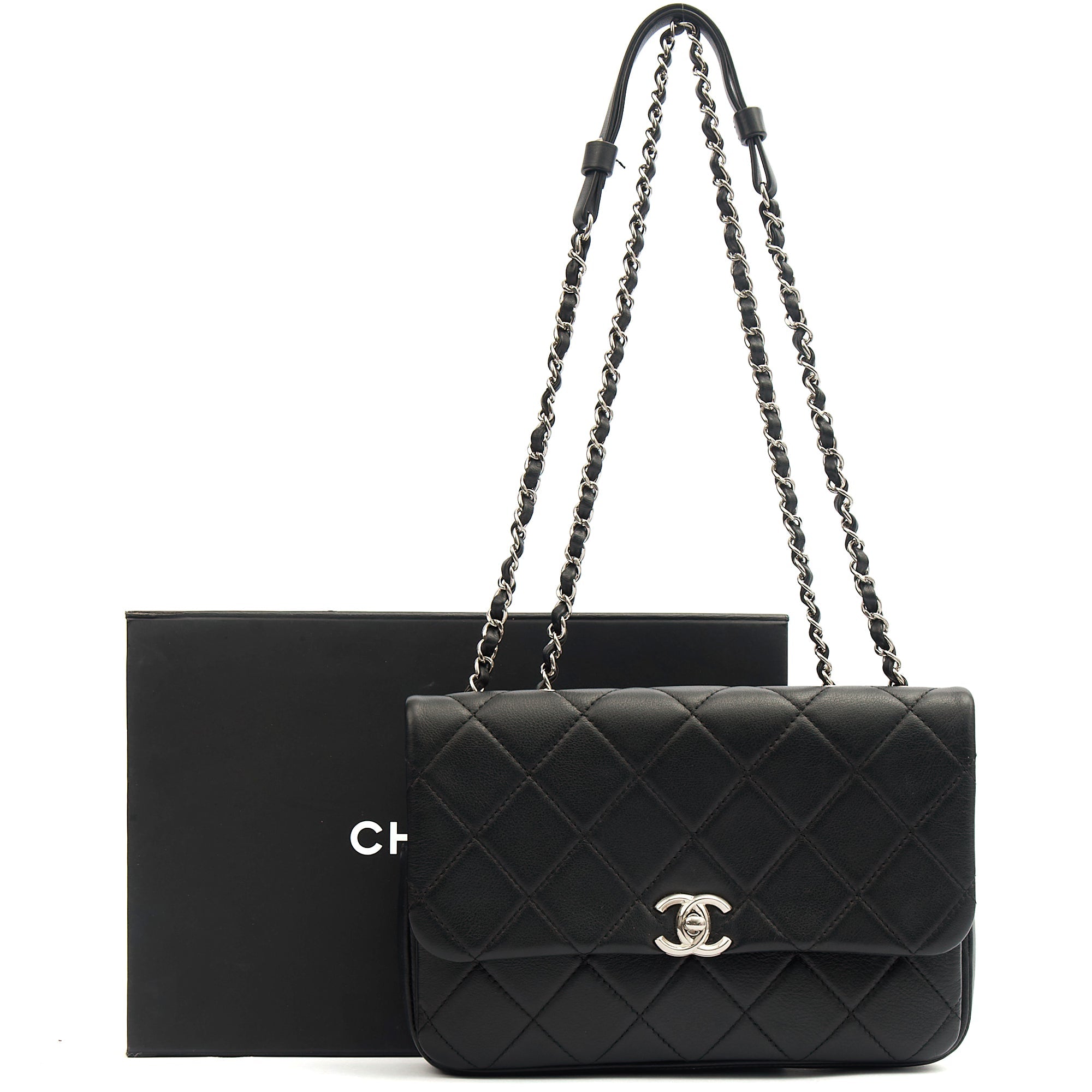 Chanel Shoulder Bag Flap Bag in Black, Calfskin Leather