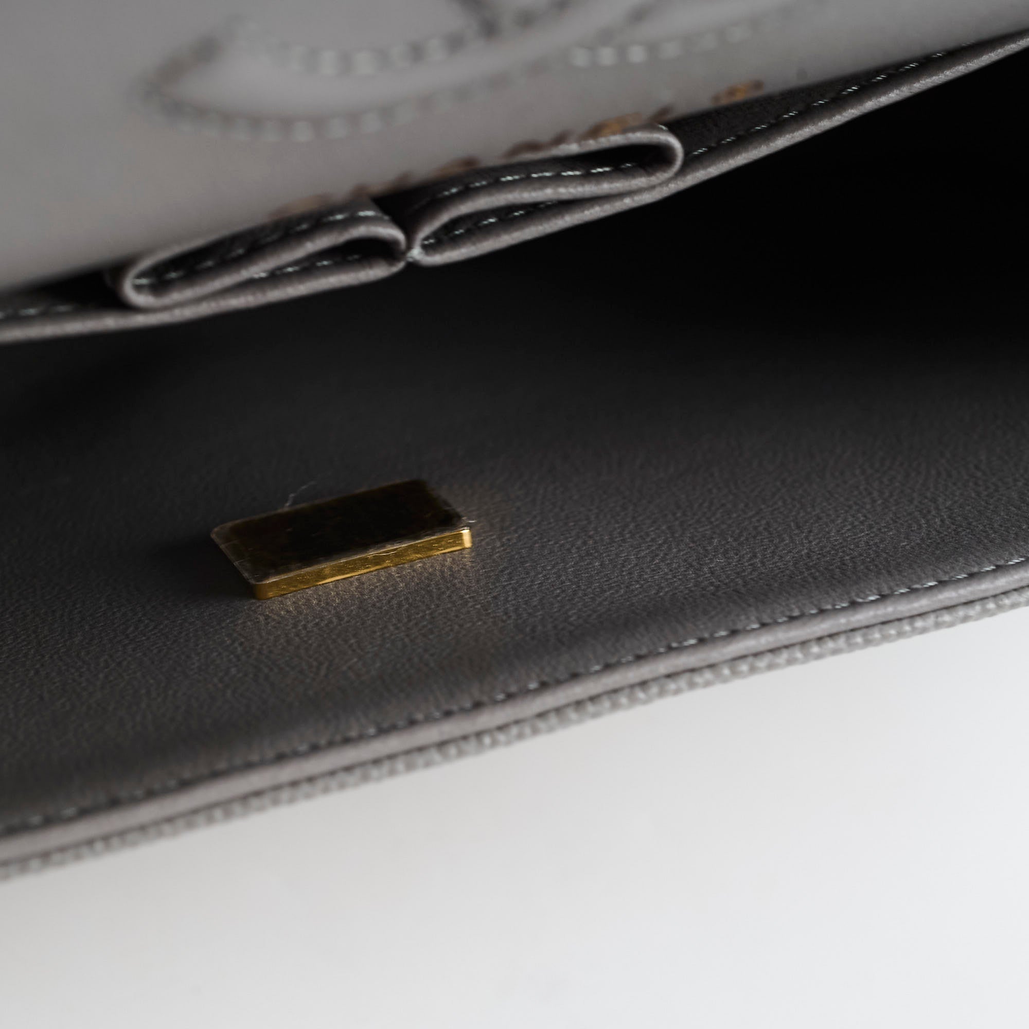 Chanel Small Classic Flap Caviar 22B Grey (Microchipped)