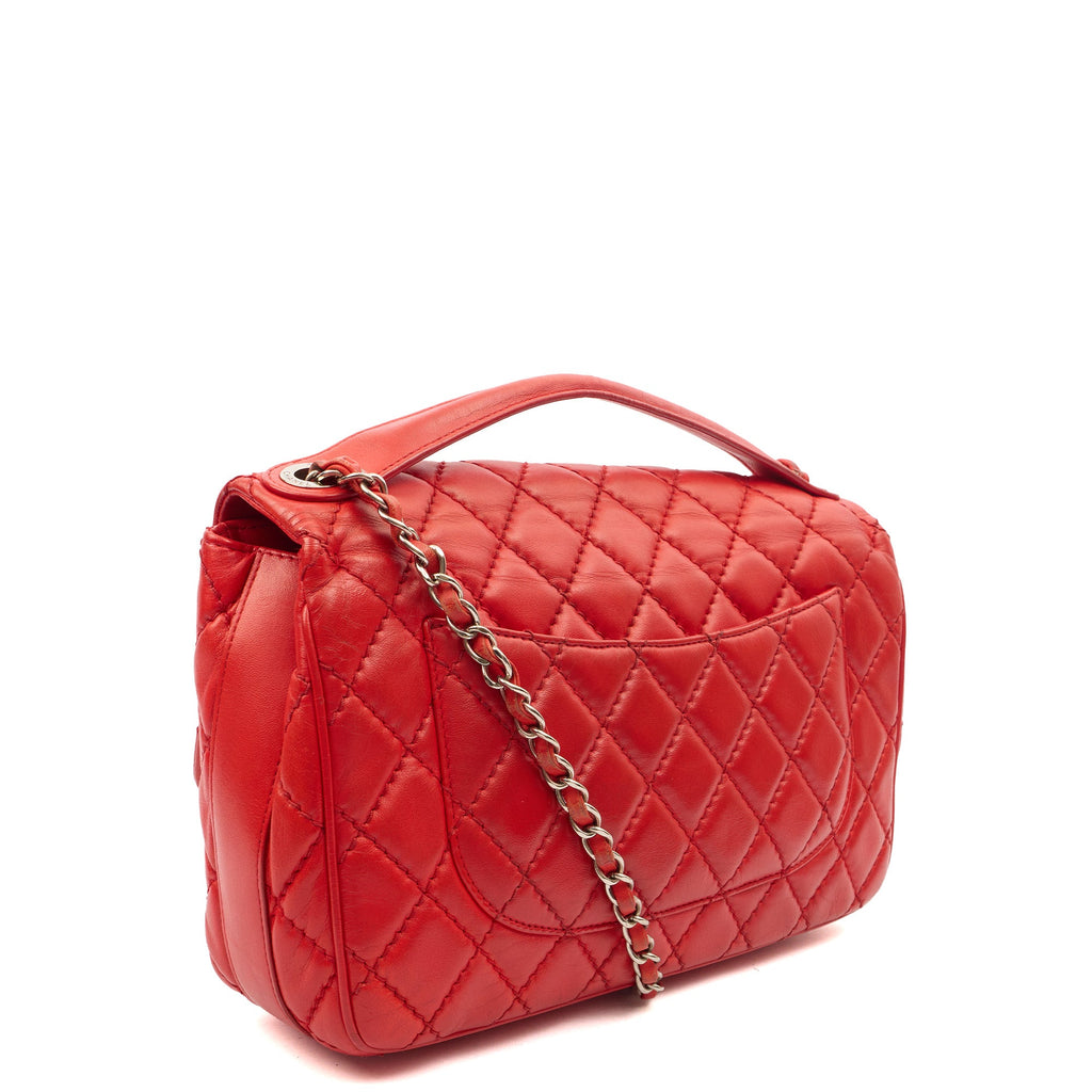 Chanel Shoulder Bag Carry Around Flap Bag in Red, Calfskin Leather