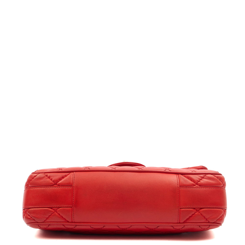Chanel Shoulder Bag Carry Around Flap Bag in Red, Calfskin Leather