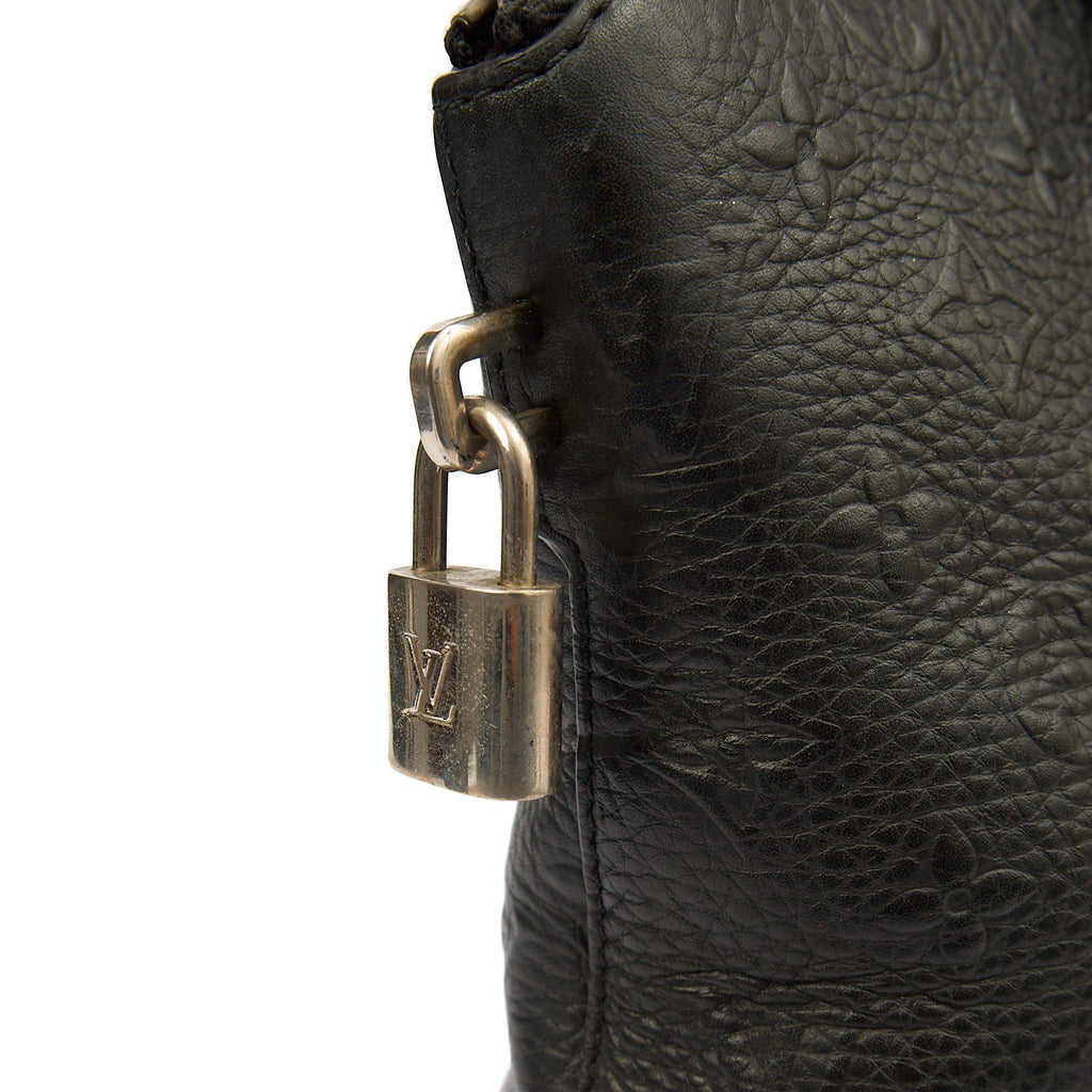 Louis Vuitton Tote Lockit - MM in Black, Calfskin Leather