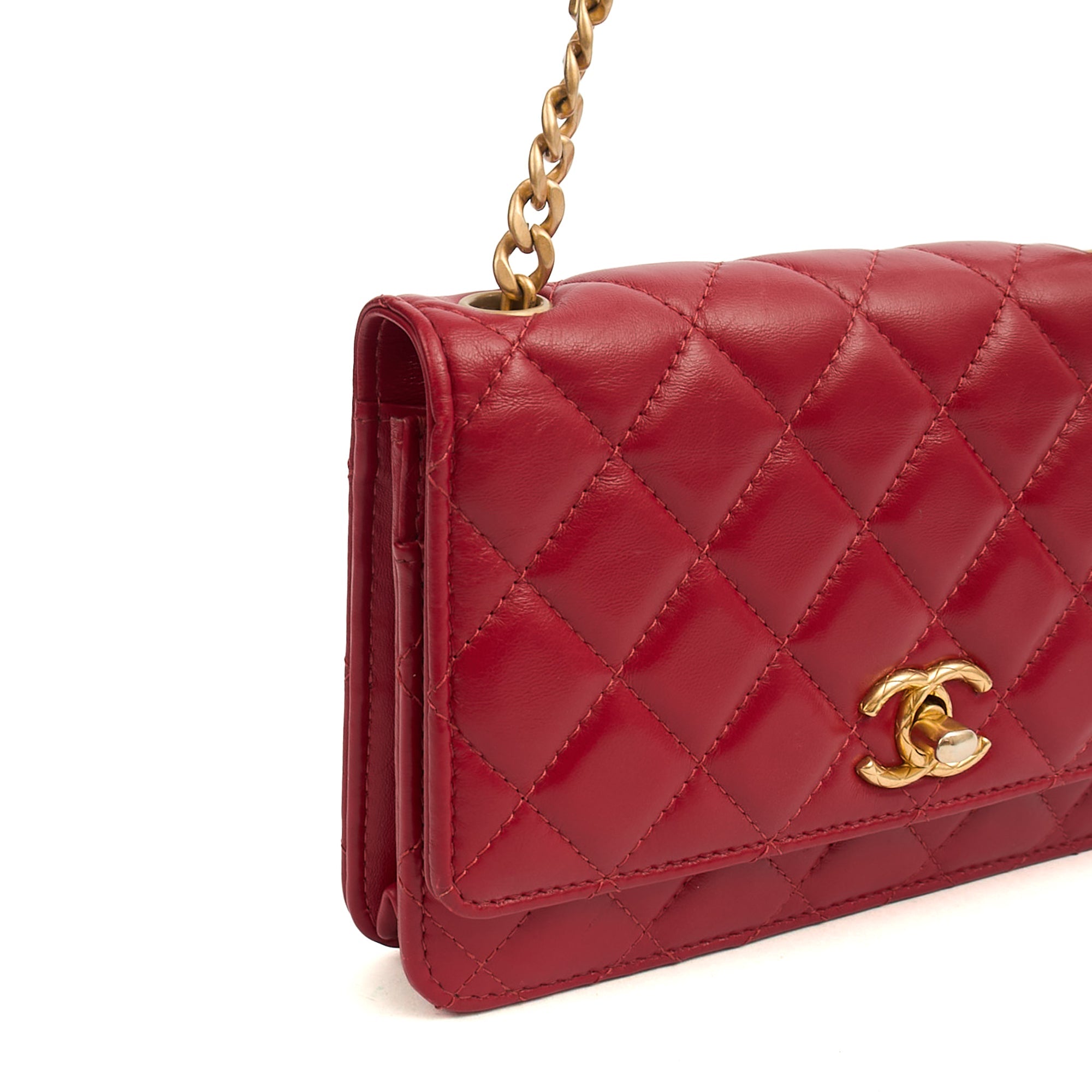 Chanel Cross Body Pearl Crush Wallet on Chain in Red, Lambskin Leather