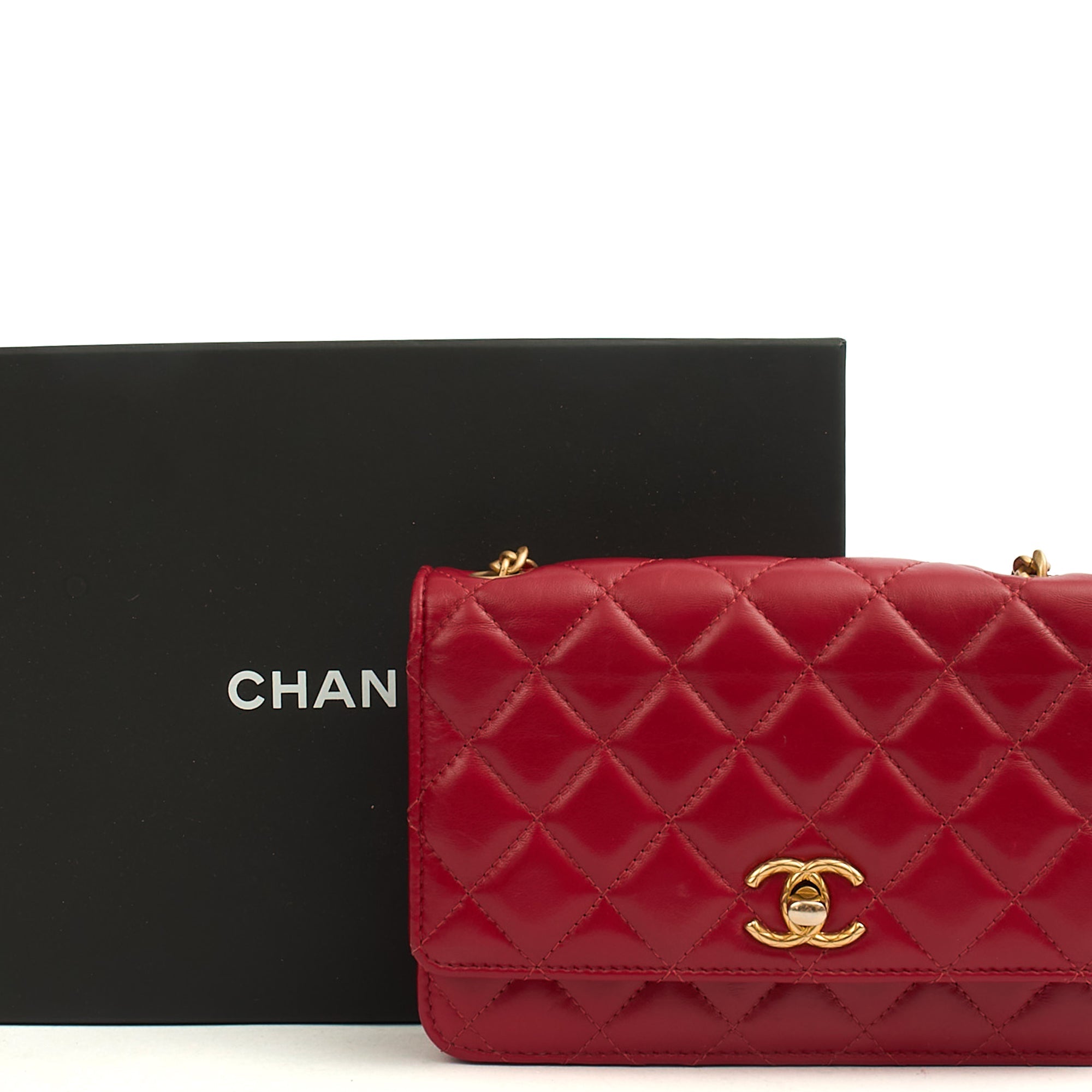 Chanel Cross Body Pearl Crush Wallet on Chain in Red, Lambskin Leather