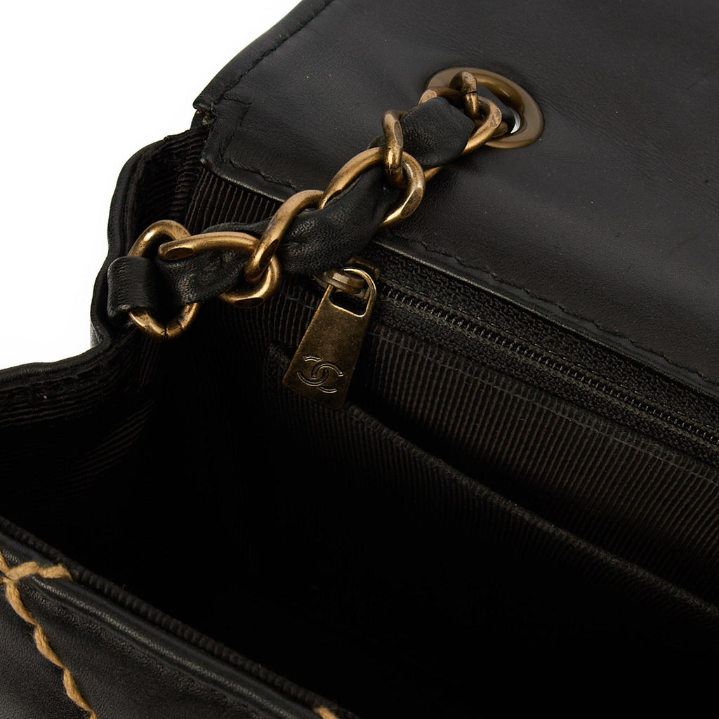 Chanel Shoulder Bag Wildstitch Flap Bag in Black, Leather