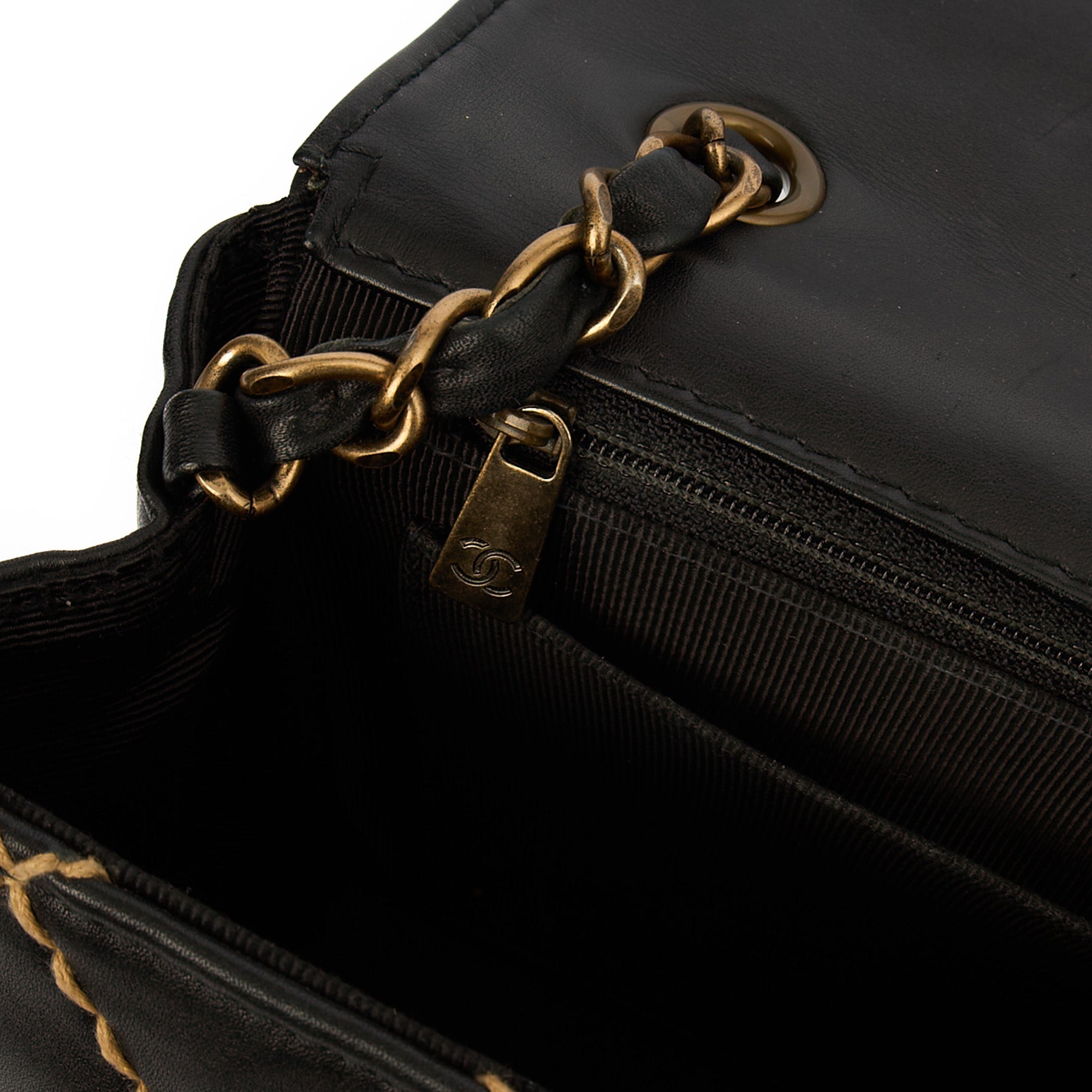 Chanel Shoulder Bag Wildstitch Flap Bag in Black, Leather