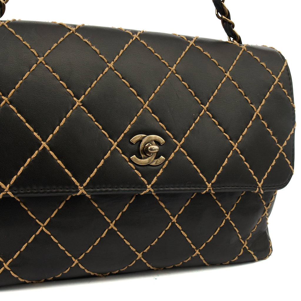 Chanel Shoulder Bag Wildstitch Flap Bag in Black, Leather