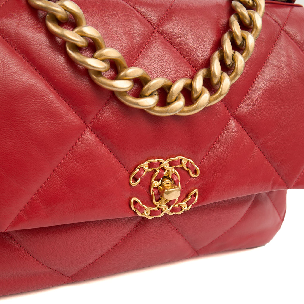 Chanel Shoulder Bag Chanel 19 in Red, Calfskin Leather