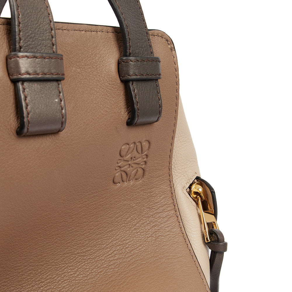 Loewe Shoulder Bag Hammock - Small in Neutral, Leather