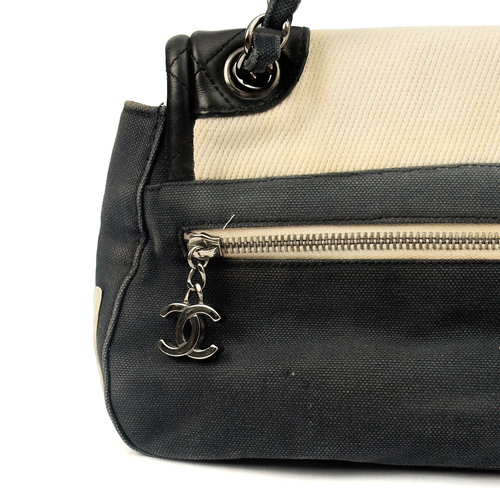 Chanel Shoulder Bag No.5 Giant Mademoiselle Bag in Multi, Canvas