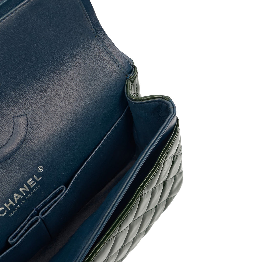 Chanel Shoulder Bag Classic Double Flap - Medium in Green, Patent Leather