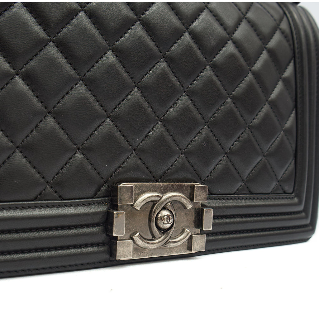 Chanel Shoulder Bag Boy - Medium in Black, Lambskin Leather
