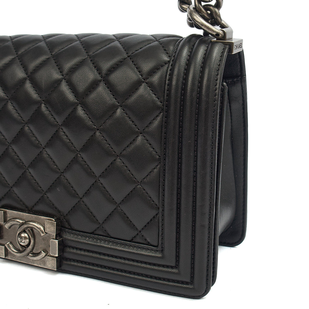 Chanel Shoulder Bag Boy - Medium in Black, Lambskin Leather