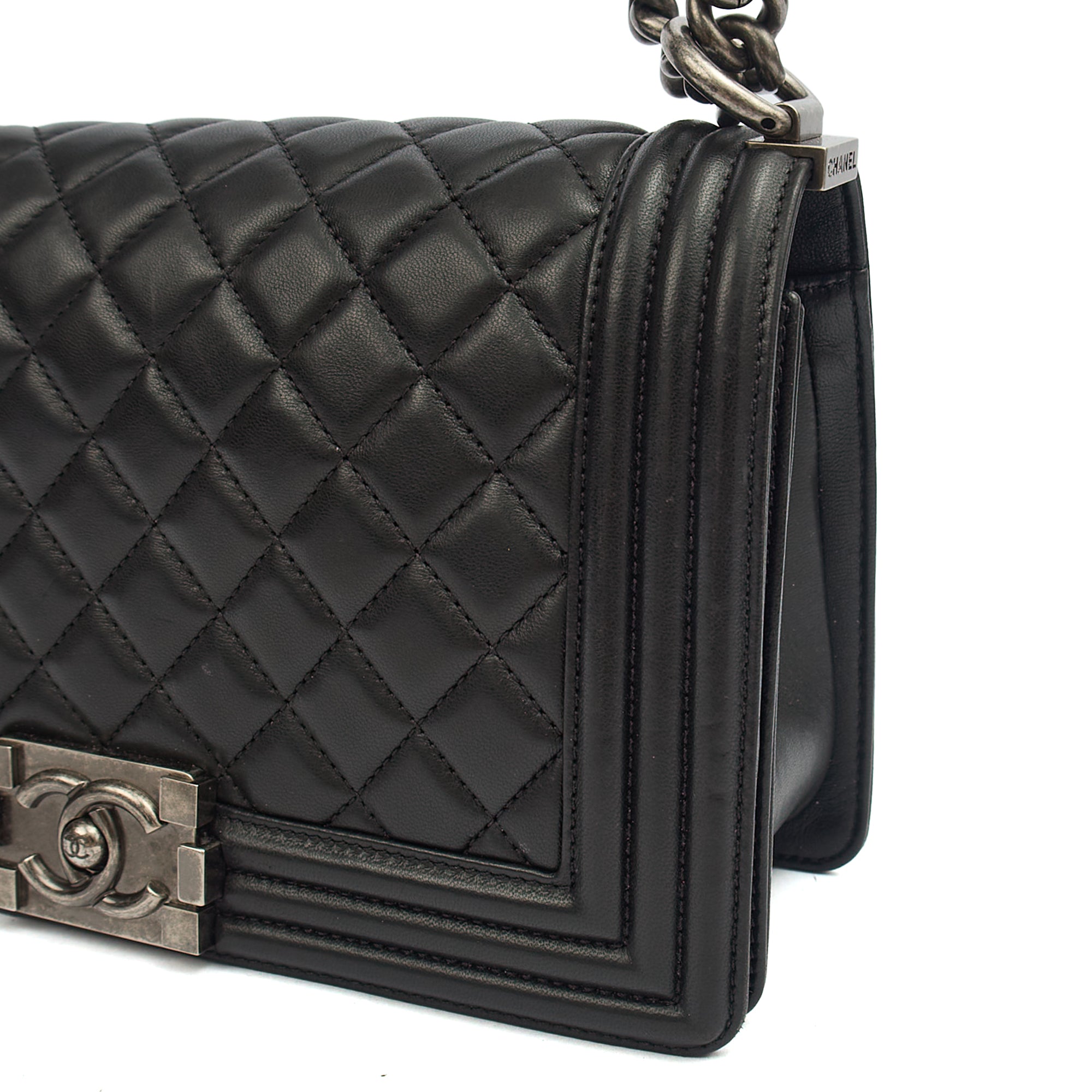 Chanel Shoulder Bag Boy - Medium in Black, Lambskin Leather