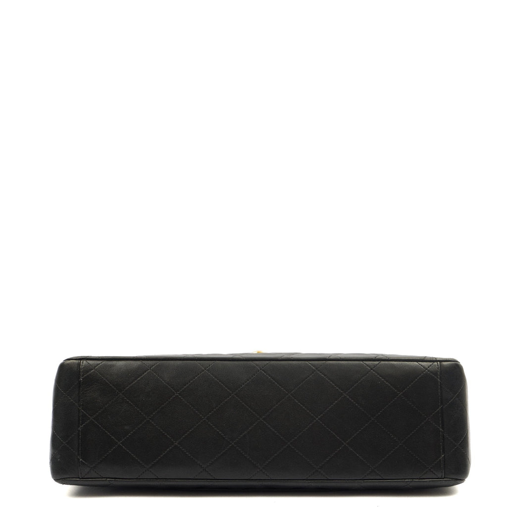 Chanel Shoulder Bag Maxi Jumbo XL in Black, Lambskin Leather