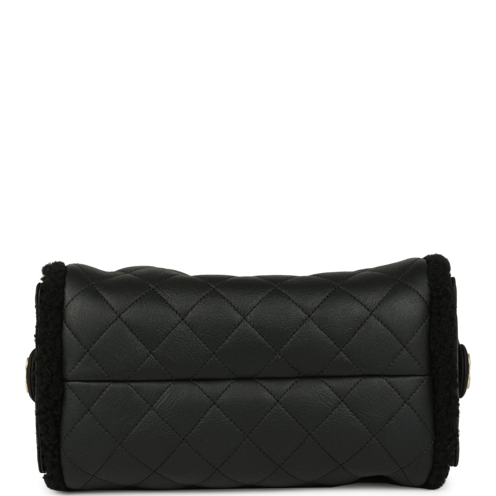 Chanel Small 25 Hobo Bag Black Crumpled Sheepskin and Shearling Antique Gold Hardware