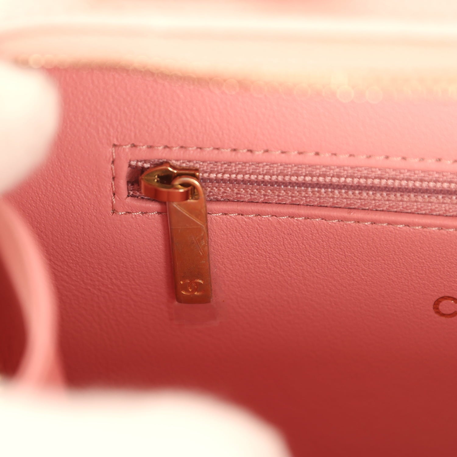 Pre-owned Chanel Medium CC Filigree Vanity Case Pink Caviar Brushed Gold Hardware