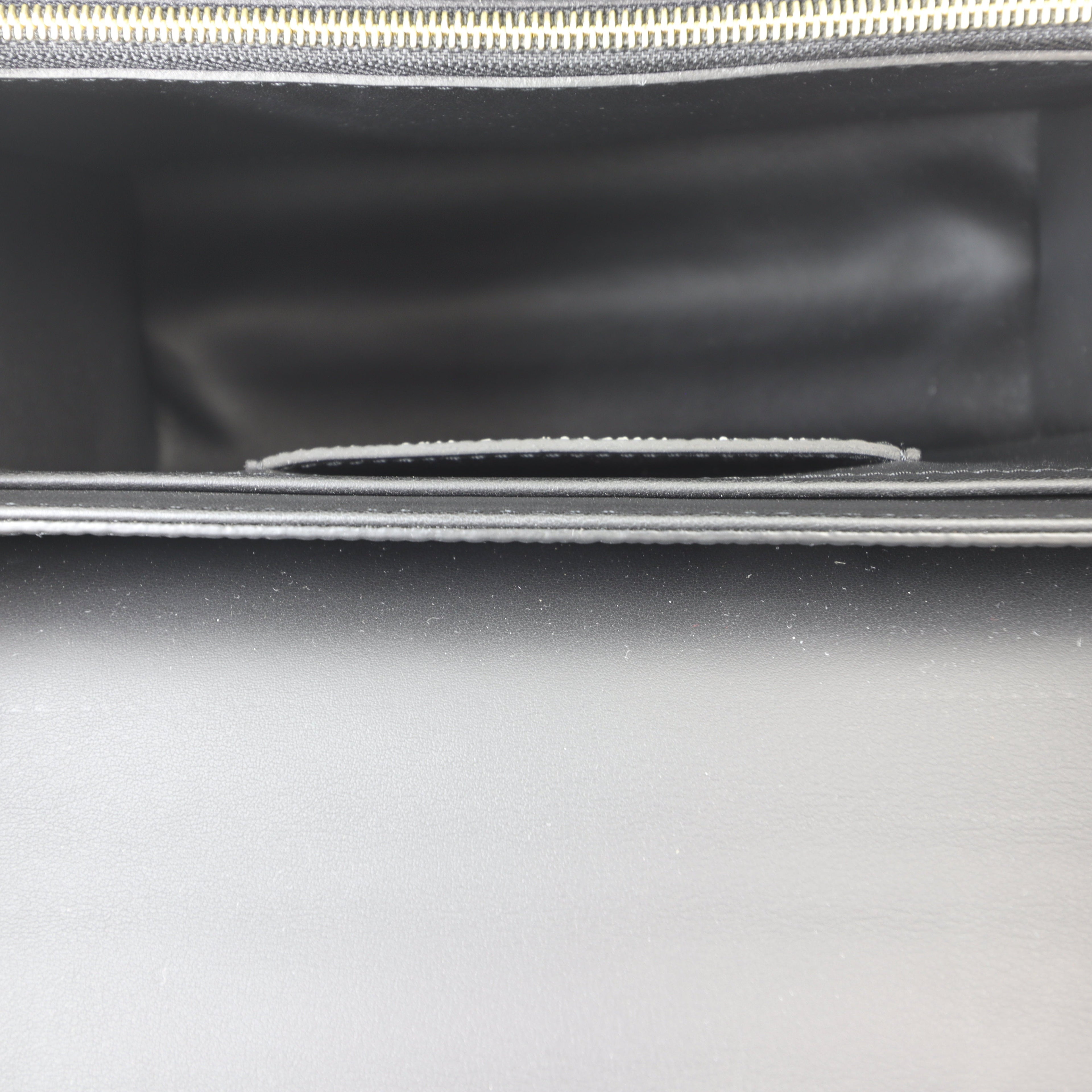 Louis Vuitton Twist MM Epi