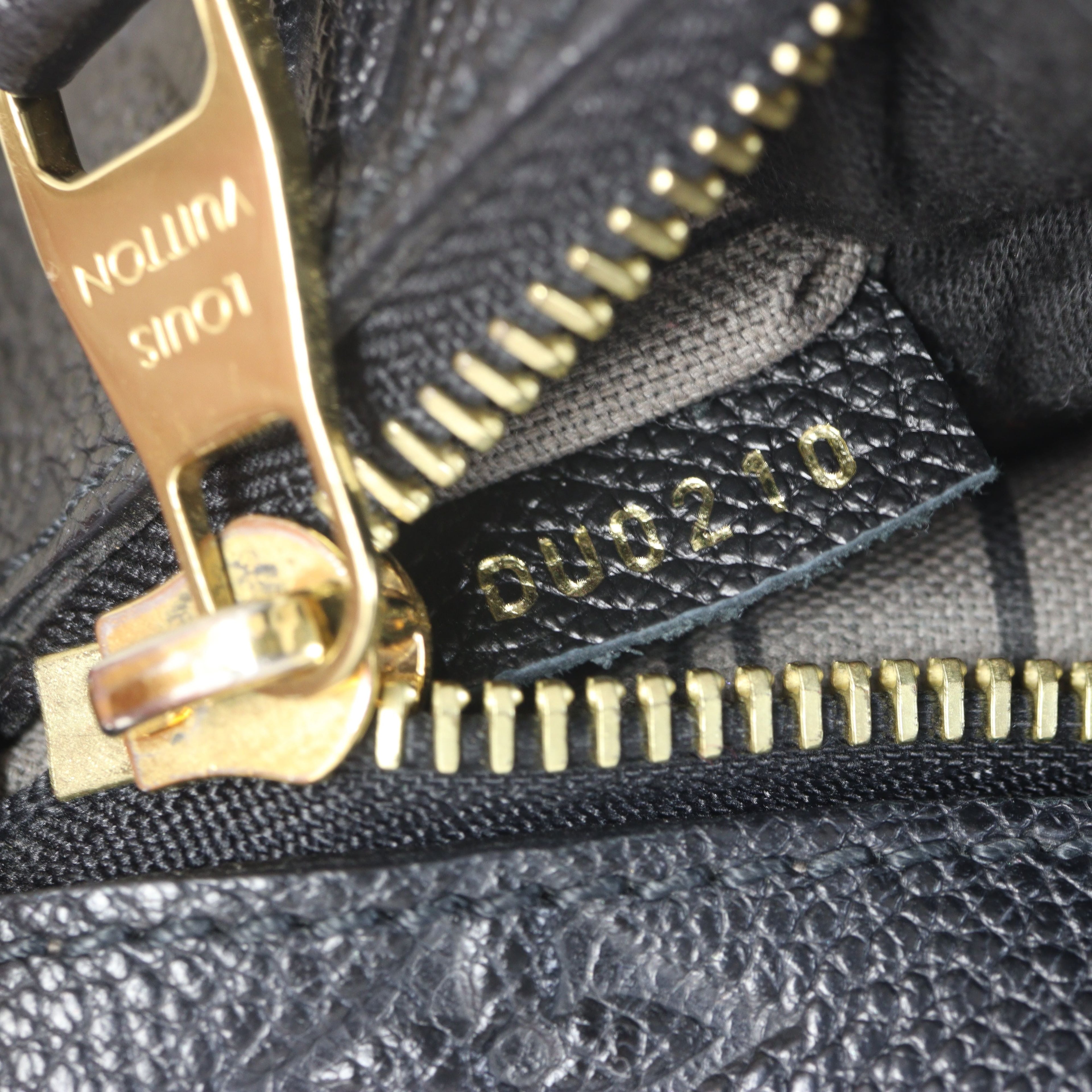 Louis Vuitton Pochette Metis Monogram Empreinte