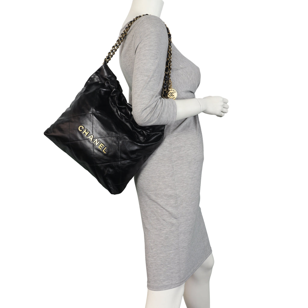 Chanel 22 Hobo Small