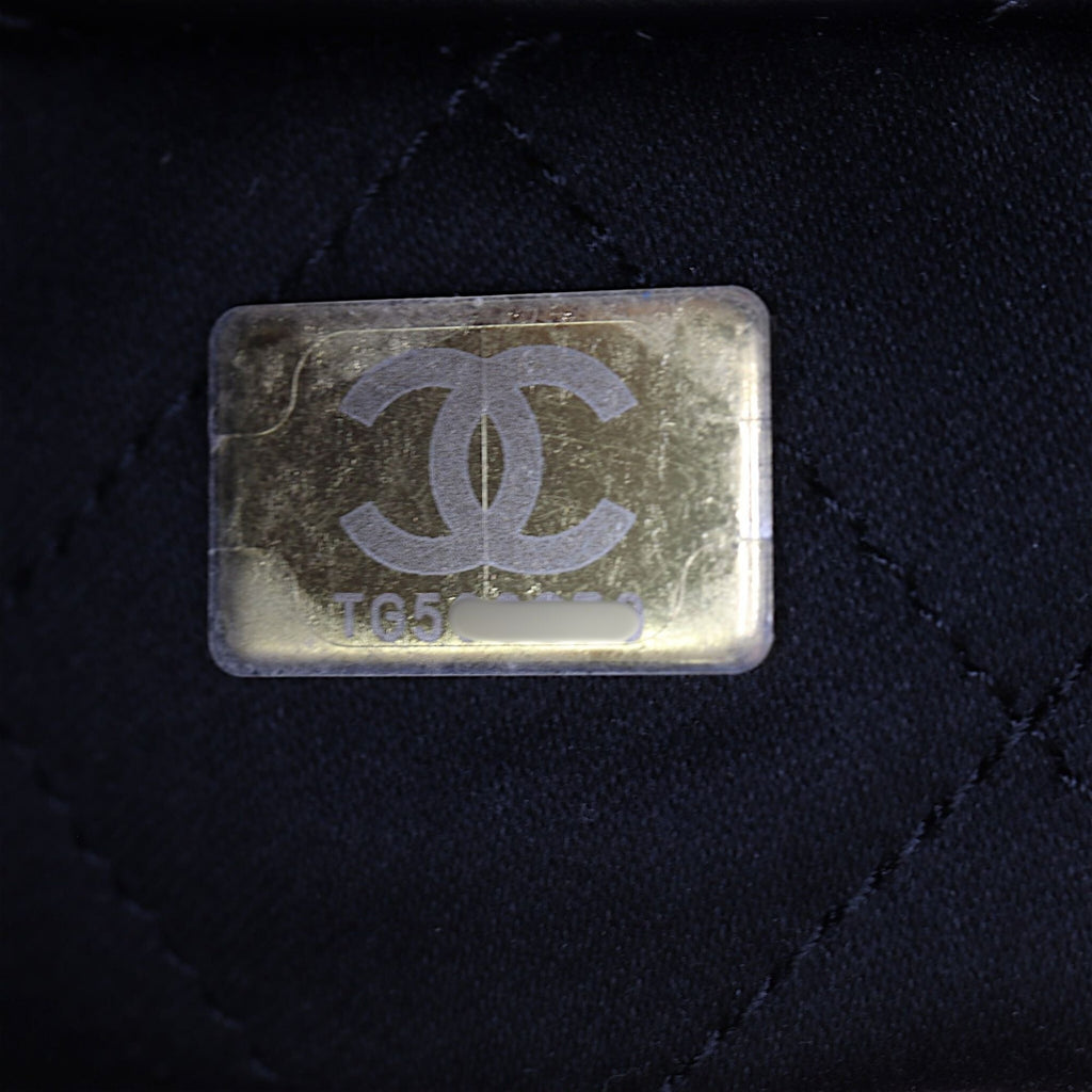 Chanel 22 Hobo Small