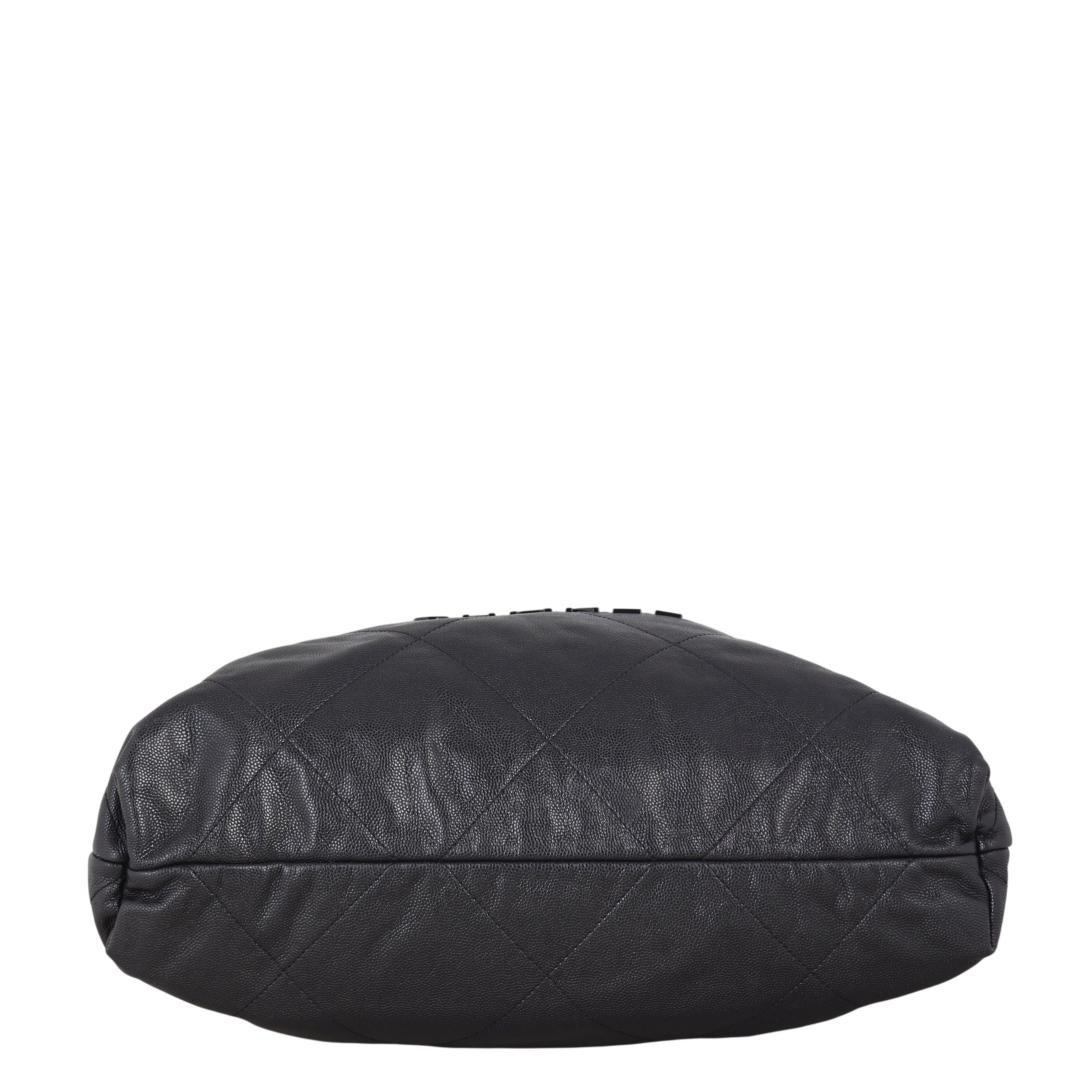 Chanel 22 Hobo Medium
