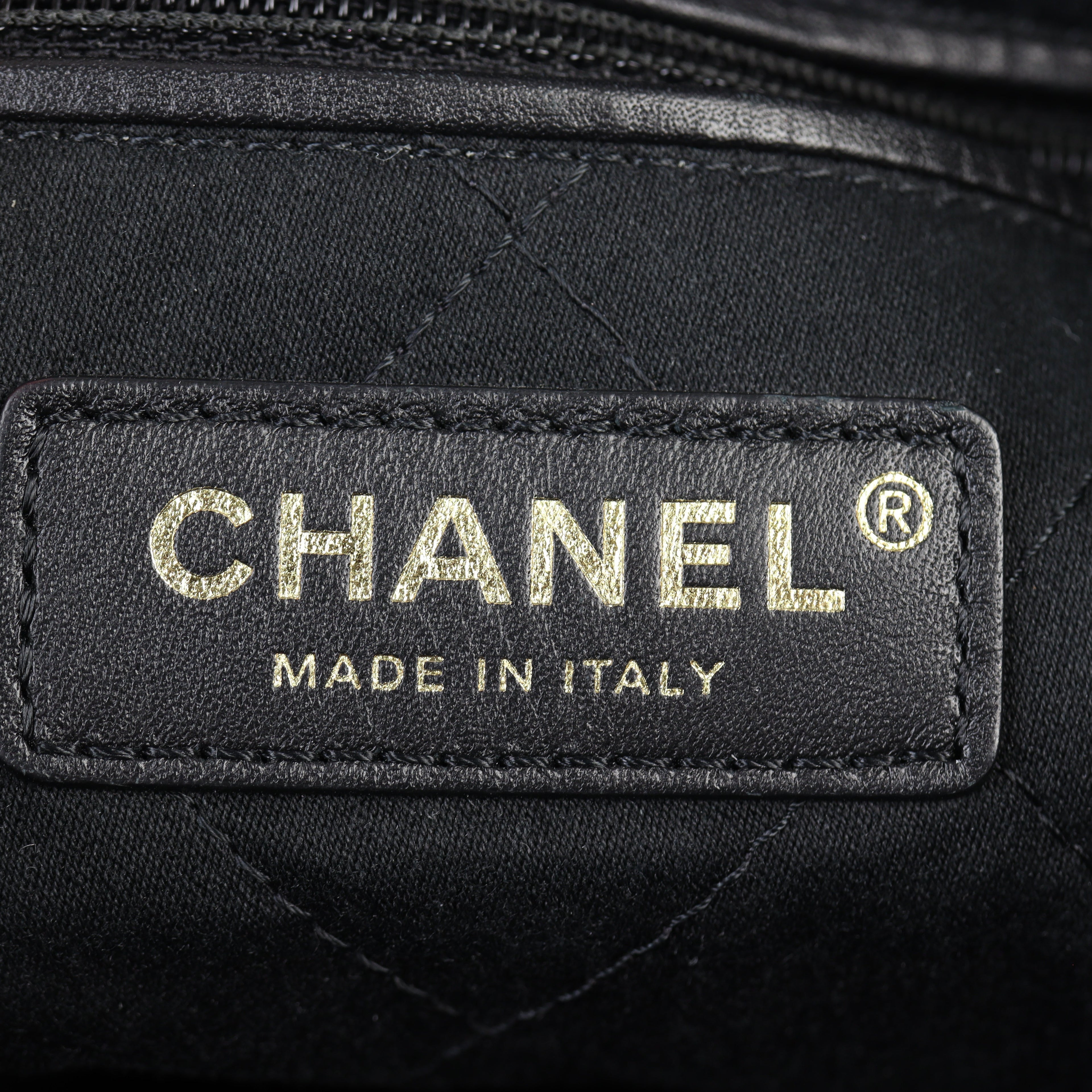 Chanel 22 Hobo Medium