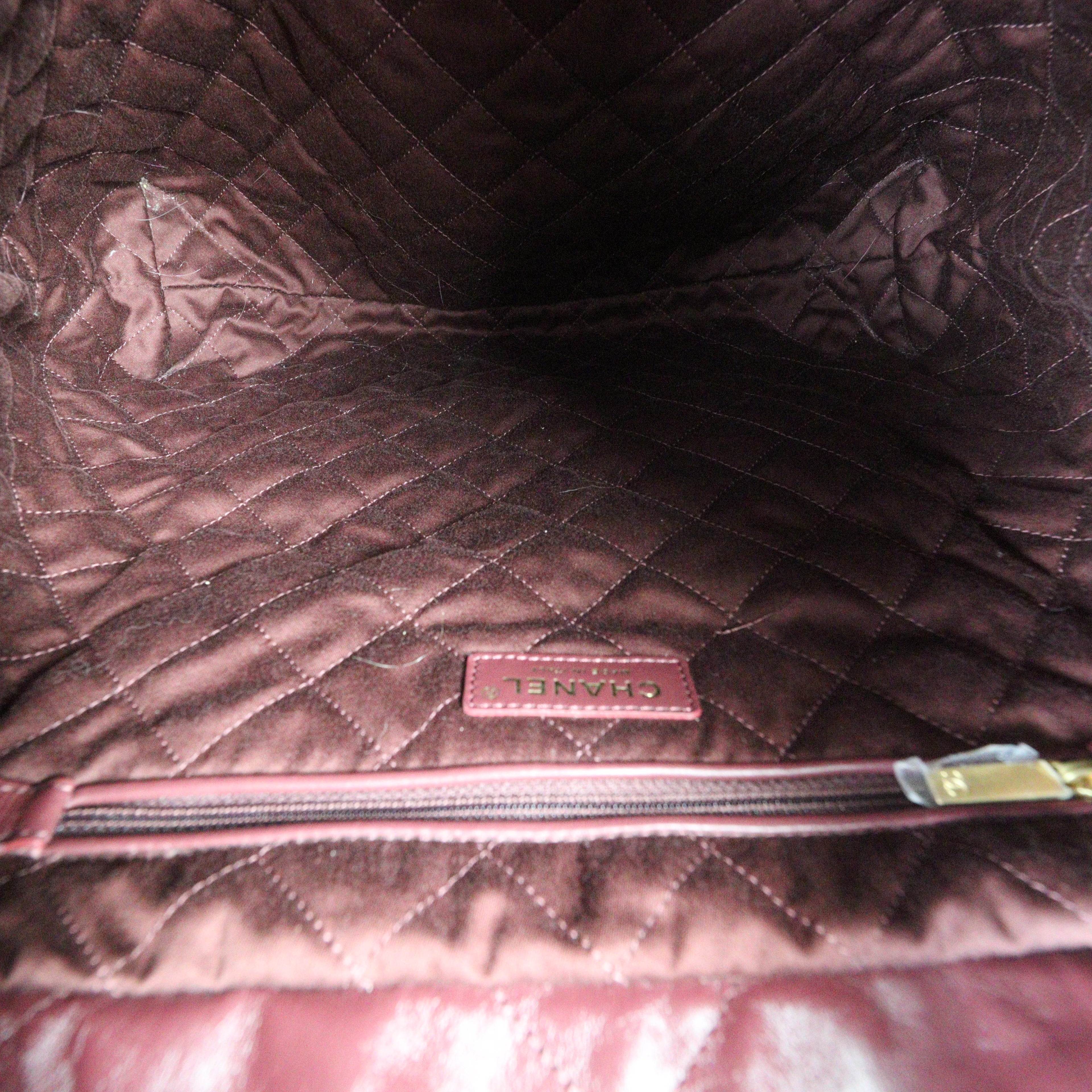 Chanel 22 Hobo Large