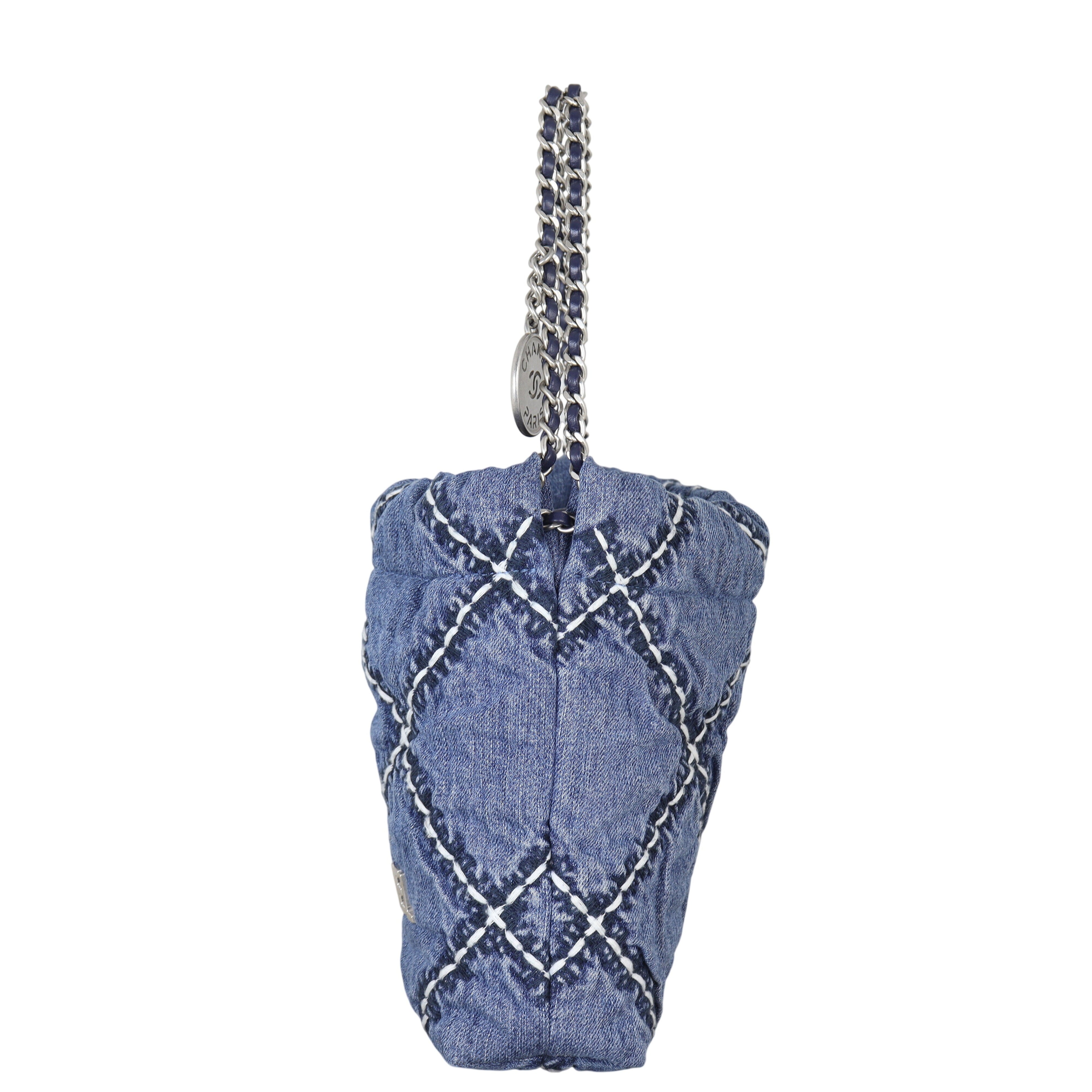 Chanel 22 Hobo Mini