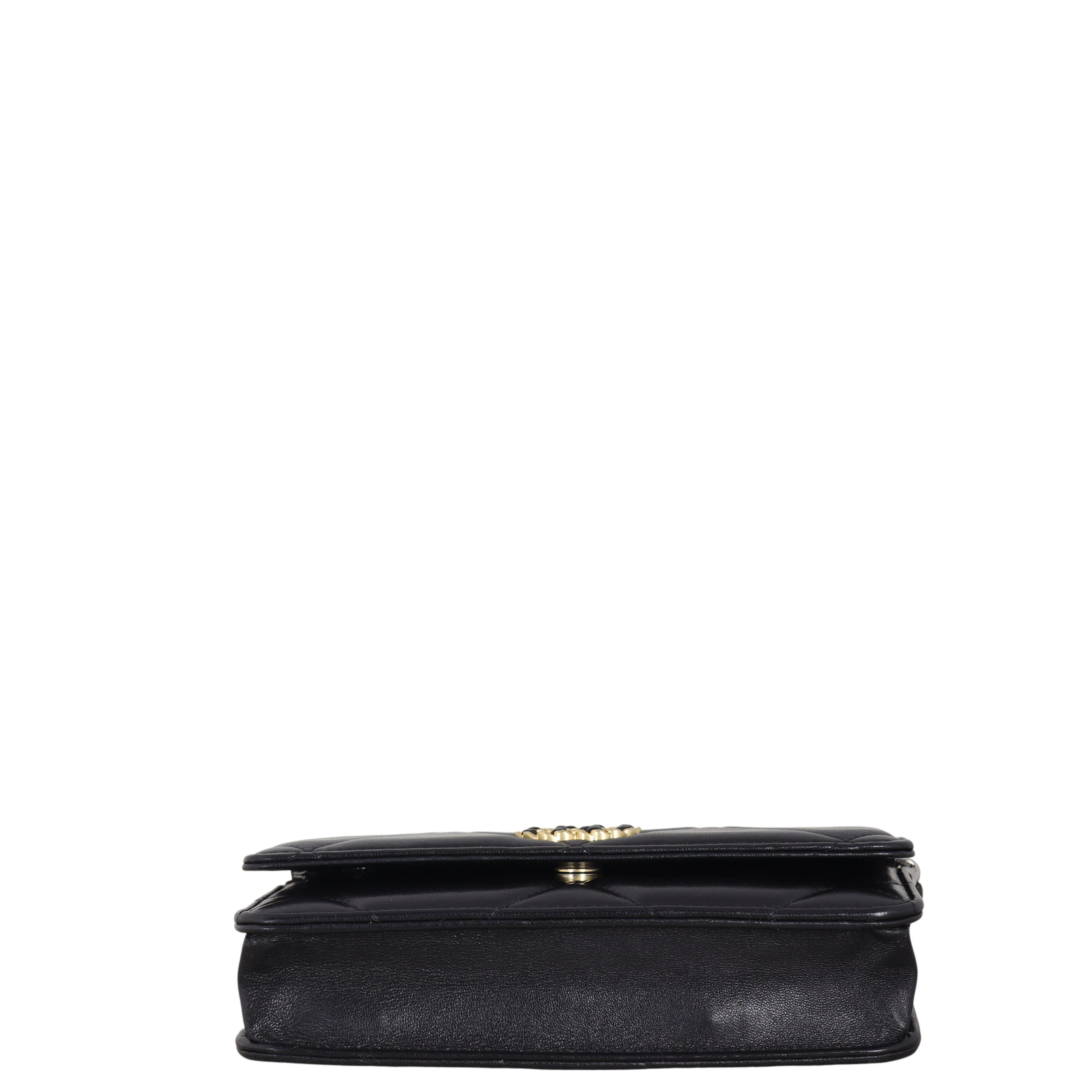 Chanel 19 Wallet on Chain