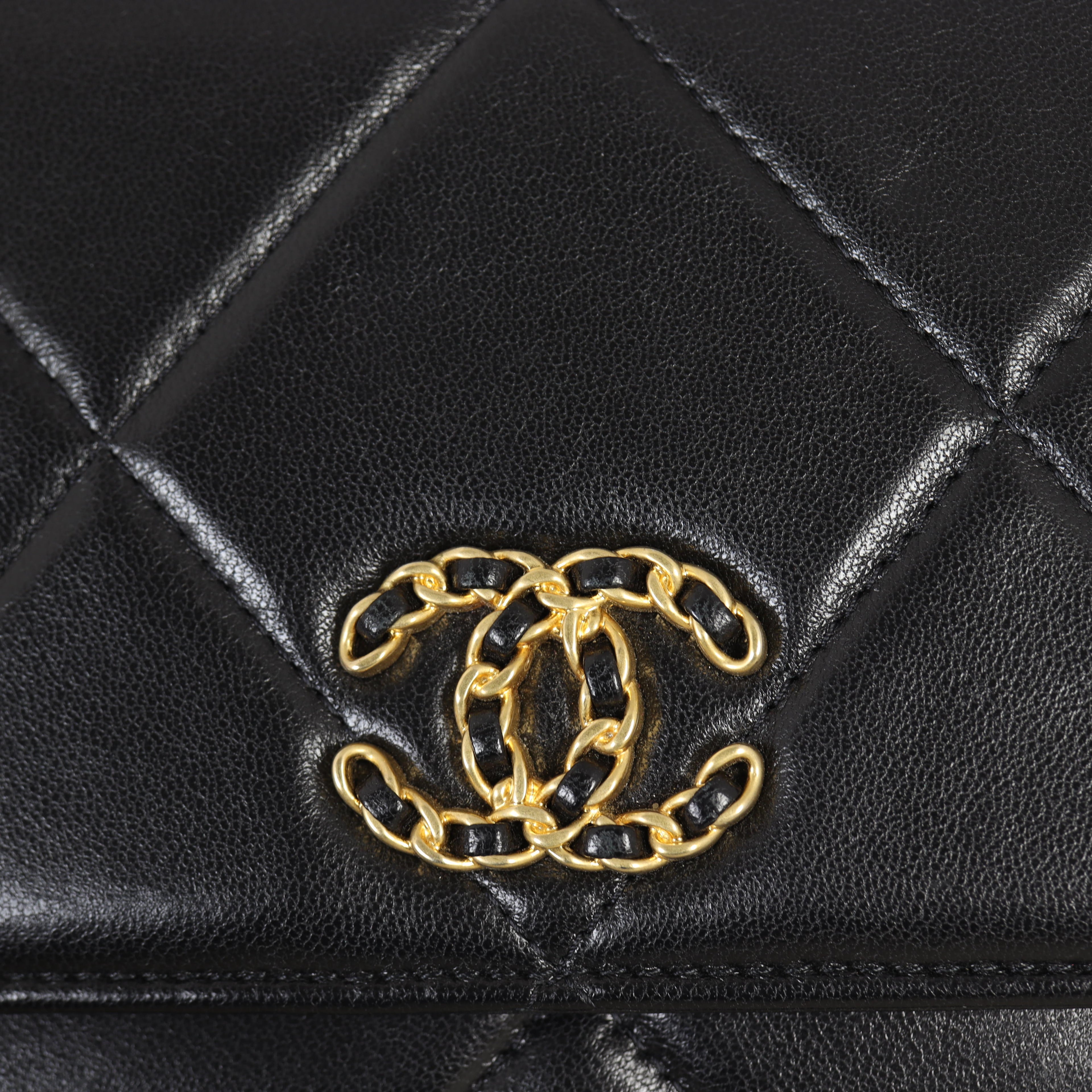 Chanel 19 Wallet on Chain