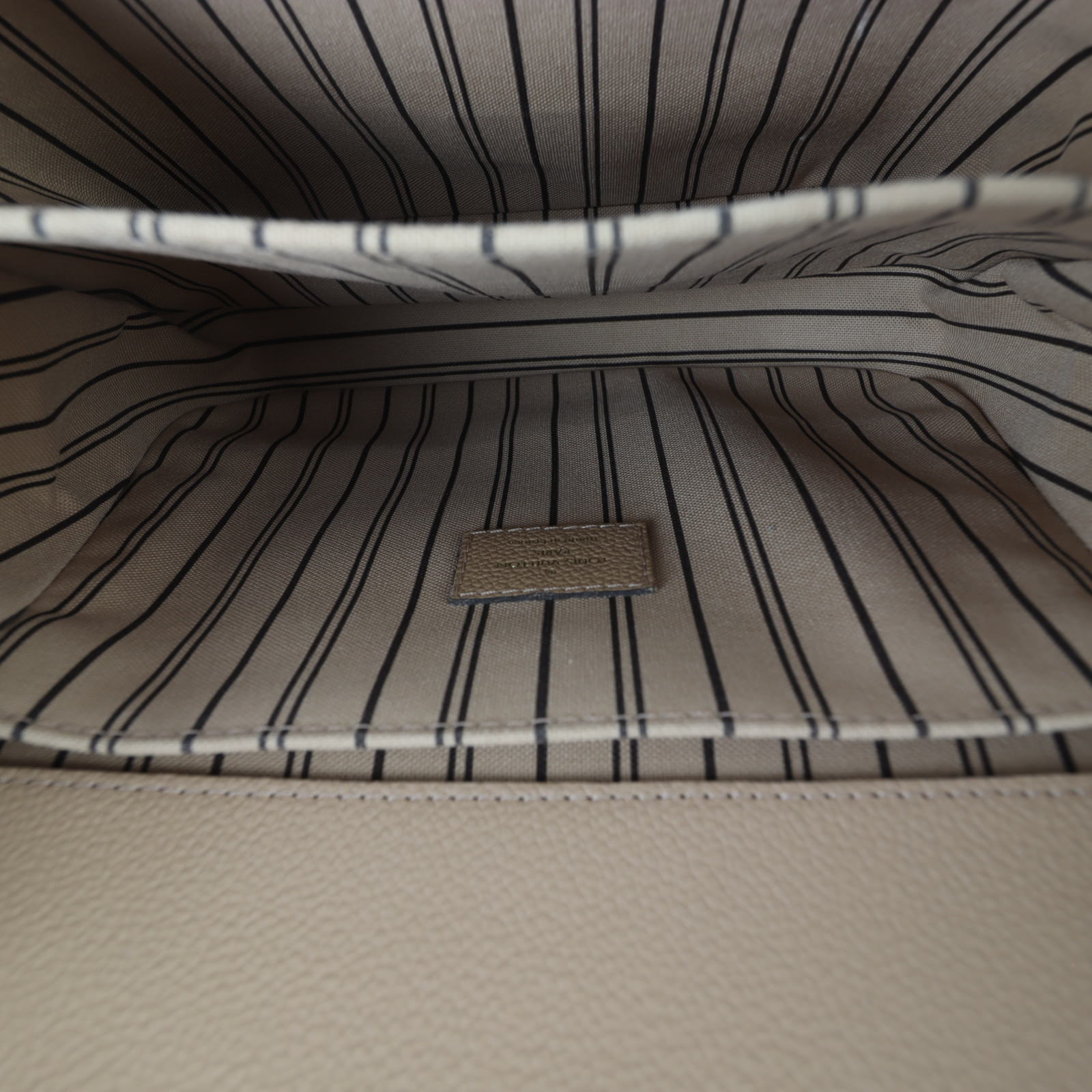 Louis Vuitton Pochette Metis Monogram Empreinte