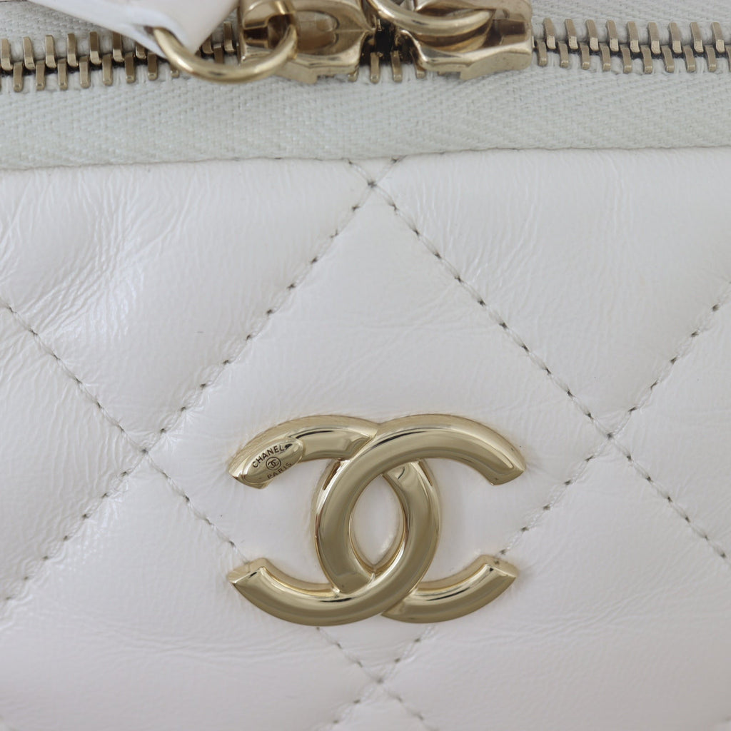 Chanel CC Vanity Case Shiny Lambskin