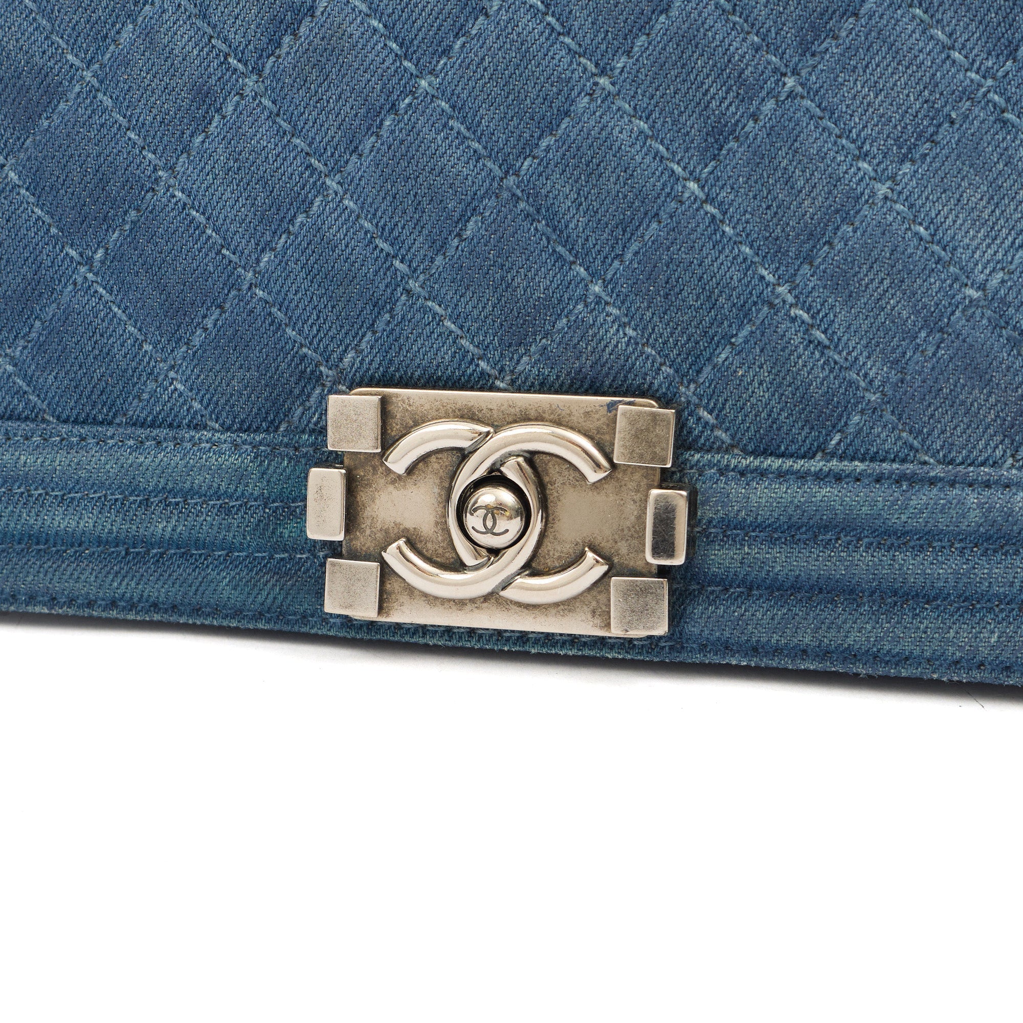 Chanel Shoulder Bag Boy - Medium in Blue, Fabric