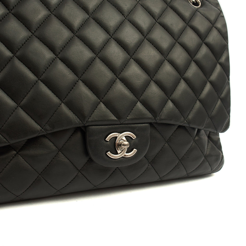 Chanel Shoulder Bag Classic Single Flap - Maxi in Black, Lambskin Leather