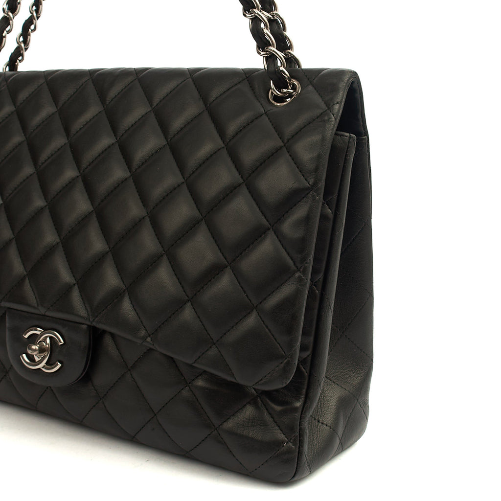 Chanel Shoulder Bag Classic Single Flap - Maxi in Black, Lambskin Leather
