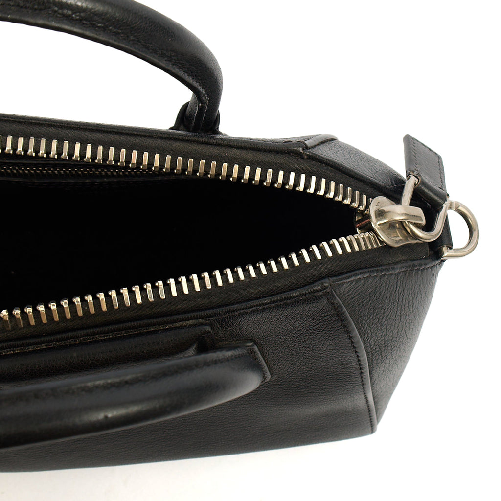 Givenchy Cross Body Antigona - Mini in Black, Leather