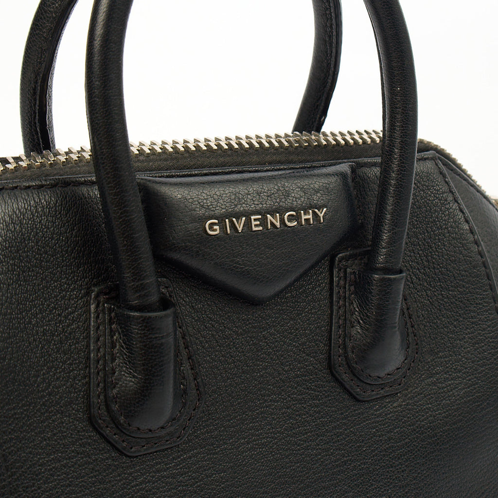 Givenchy Cross Body Antigona - Mini in Black, Leather
