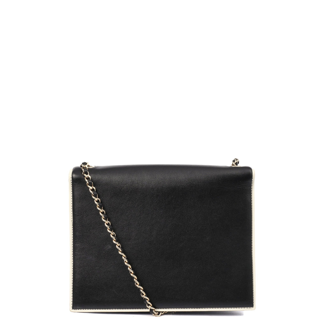 Chanel Shoulder Bag Flap Bag in Black, Calfskin Leather