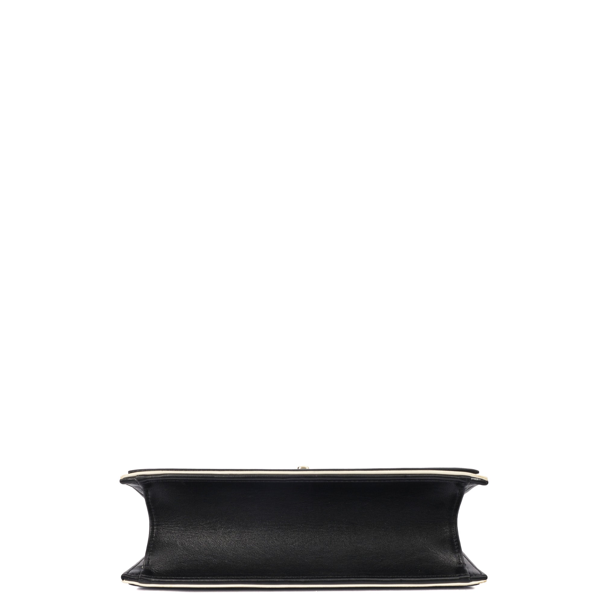 Chanel Shoulder Bag Flap Bag in Black, Calfskin Leather
