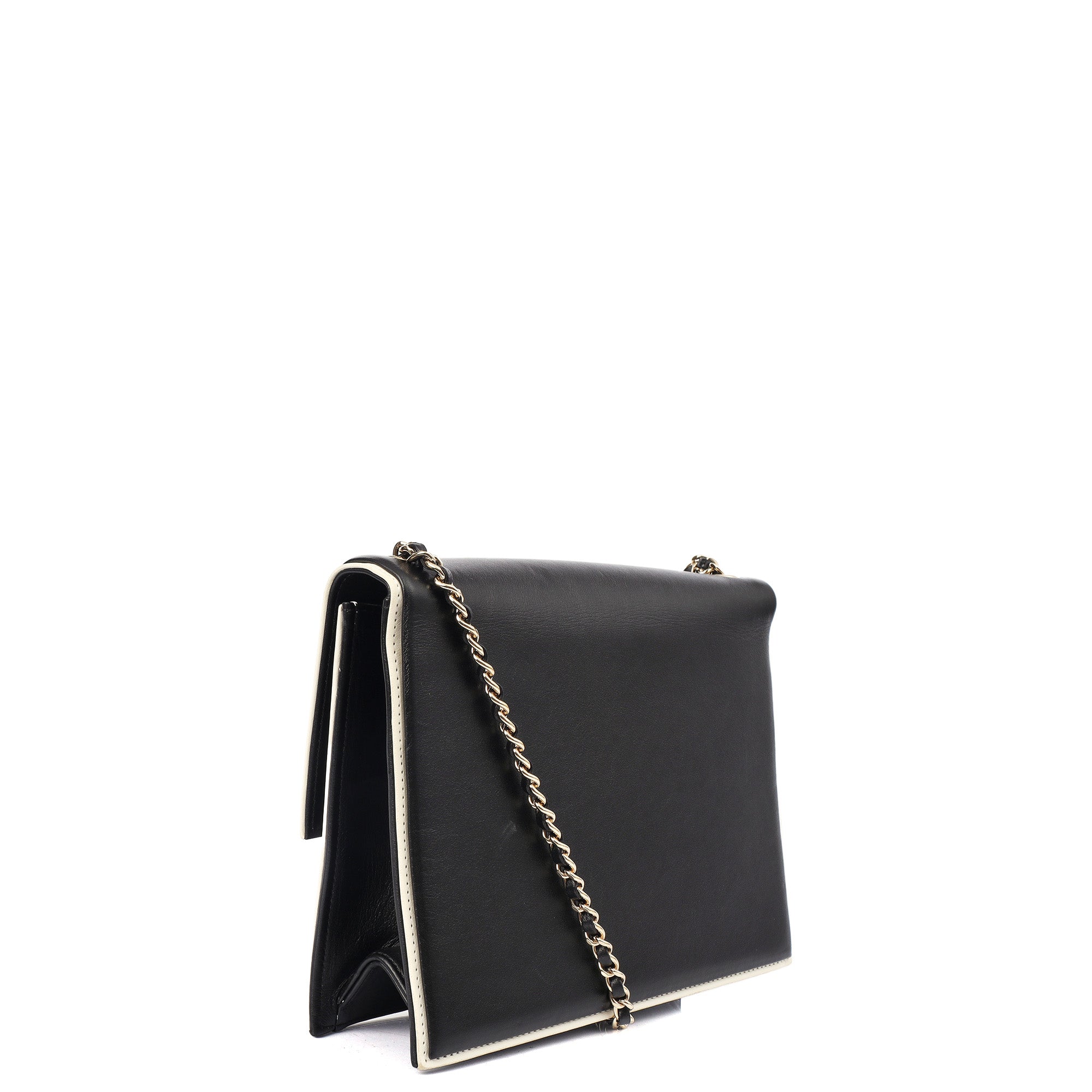 Chanel Shoulder Bag Flap Bag in Black, Calfskin Leather
